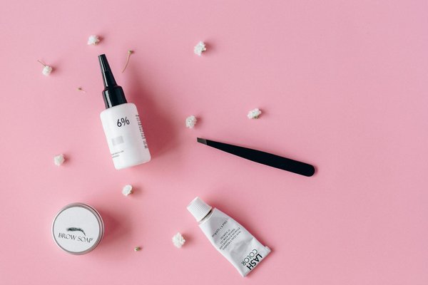 Révolutionner la Haute Couture : Exploration des Défilés de Mode à Travers le Virtuel